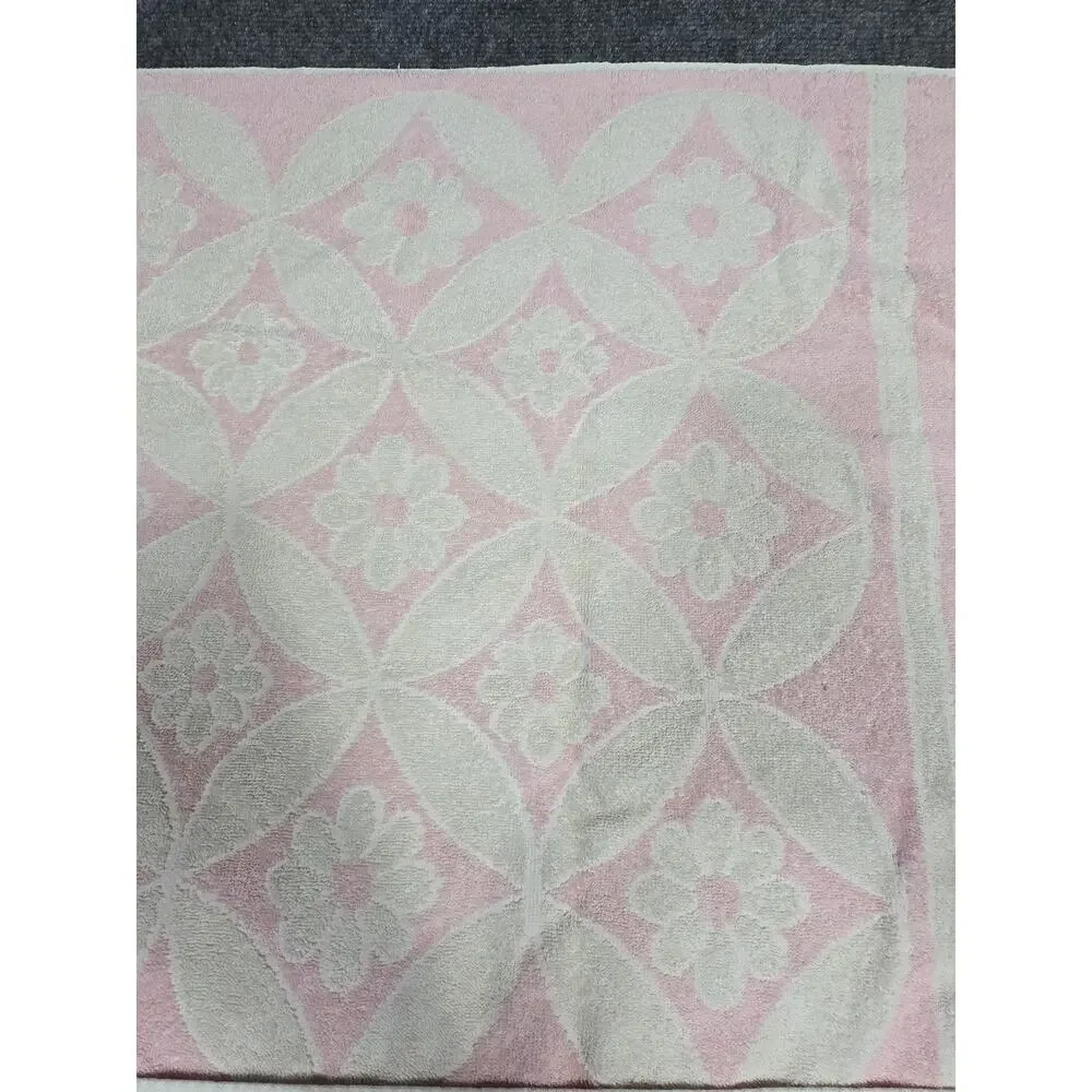 Set of Fashion Manor Decorator Collection Pink & White Floral Cotton Bath Towel